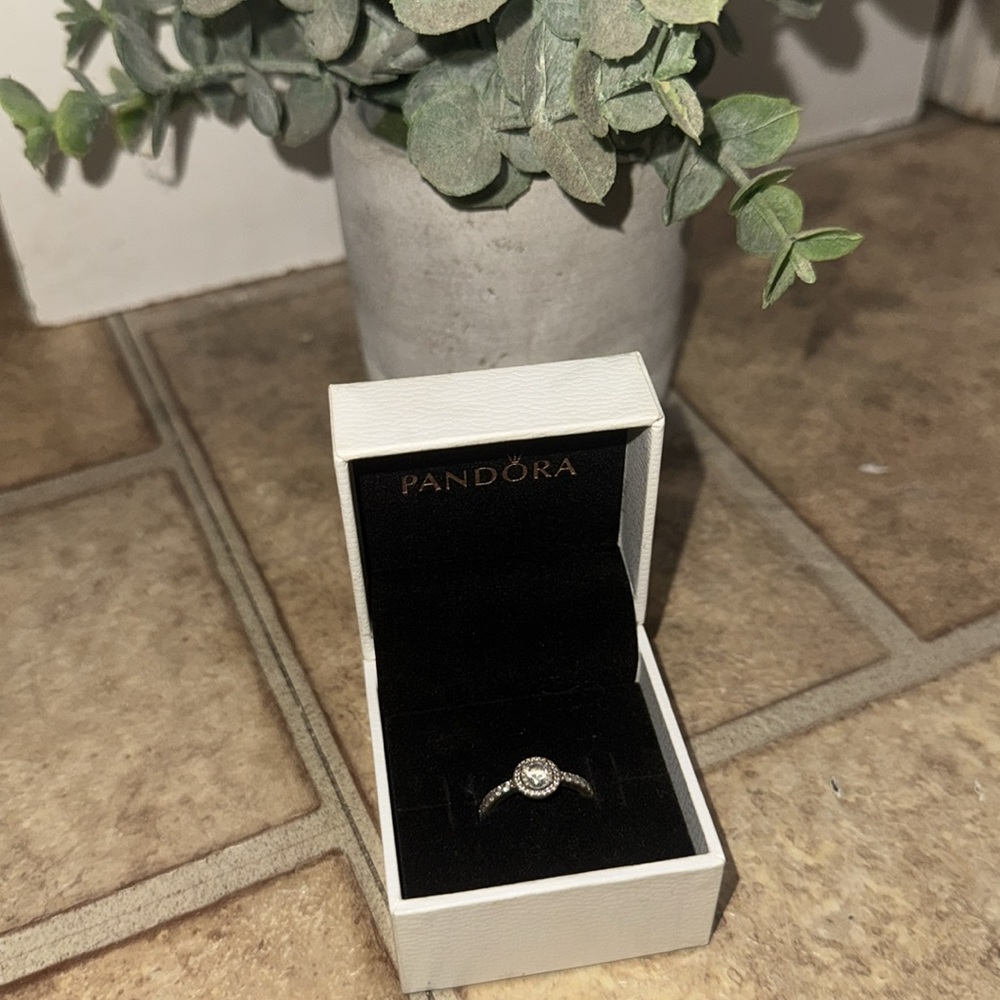 Pandora Ring